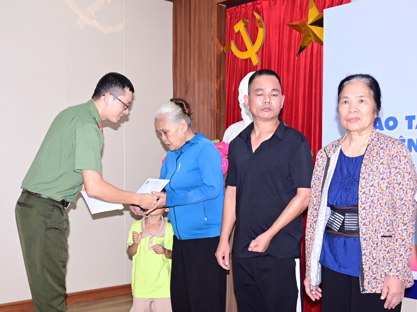 Phòng An ninh điều tra: Triển khai thu nhận mẫu ADN cho thân nhân liệt sỹ chưa xác định được danh tính